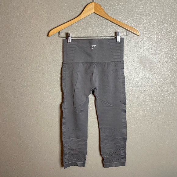 Gymshark Gray Leggings cropped. with Stretch Mobility - Picture 2 of 3